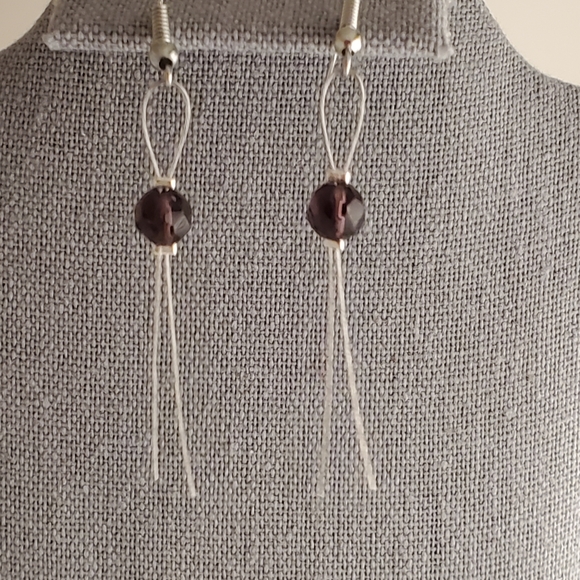 Dark red dangle earrings - Picture 2 of 2